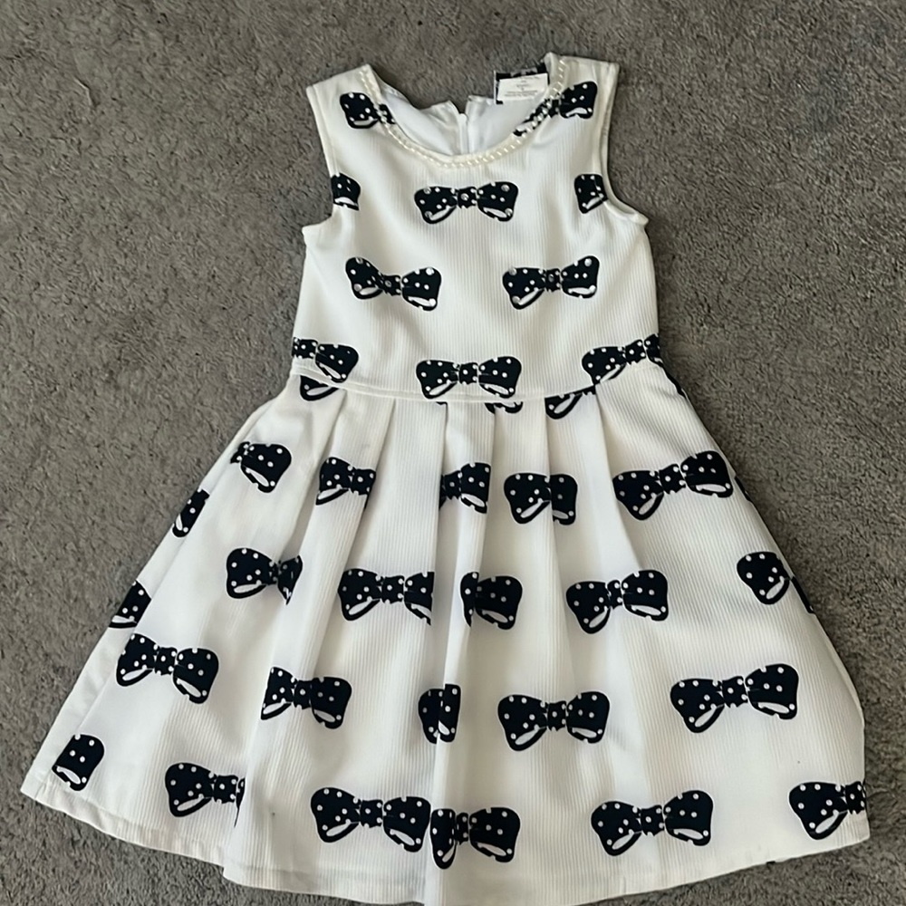 Beautiful Rare Editions Dress 👗